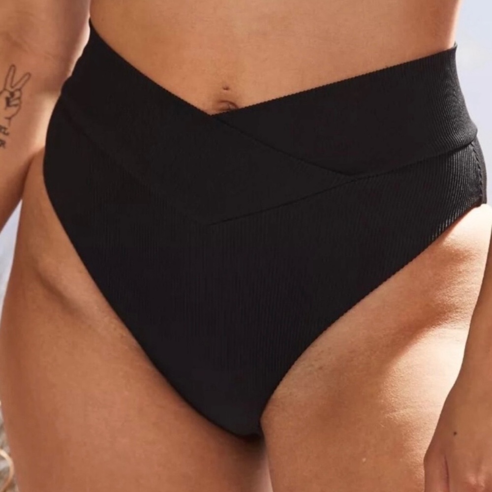 Aerie NWT Ribbed Crossover‎ High Cut Cheeky Bikini Bottom in True Black size XS